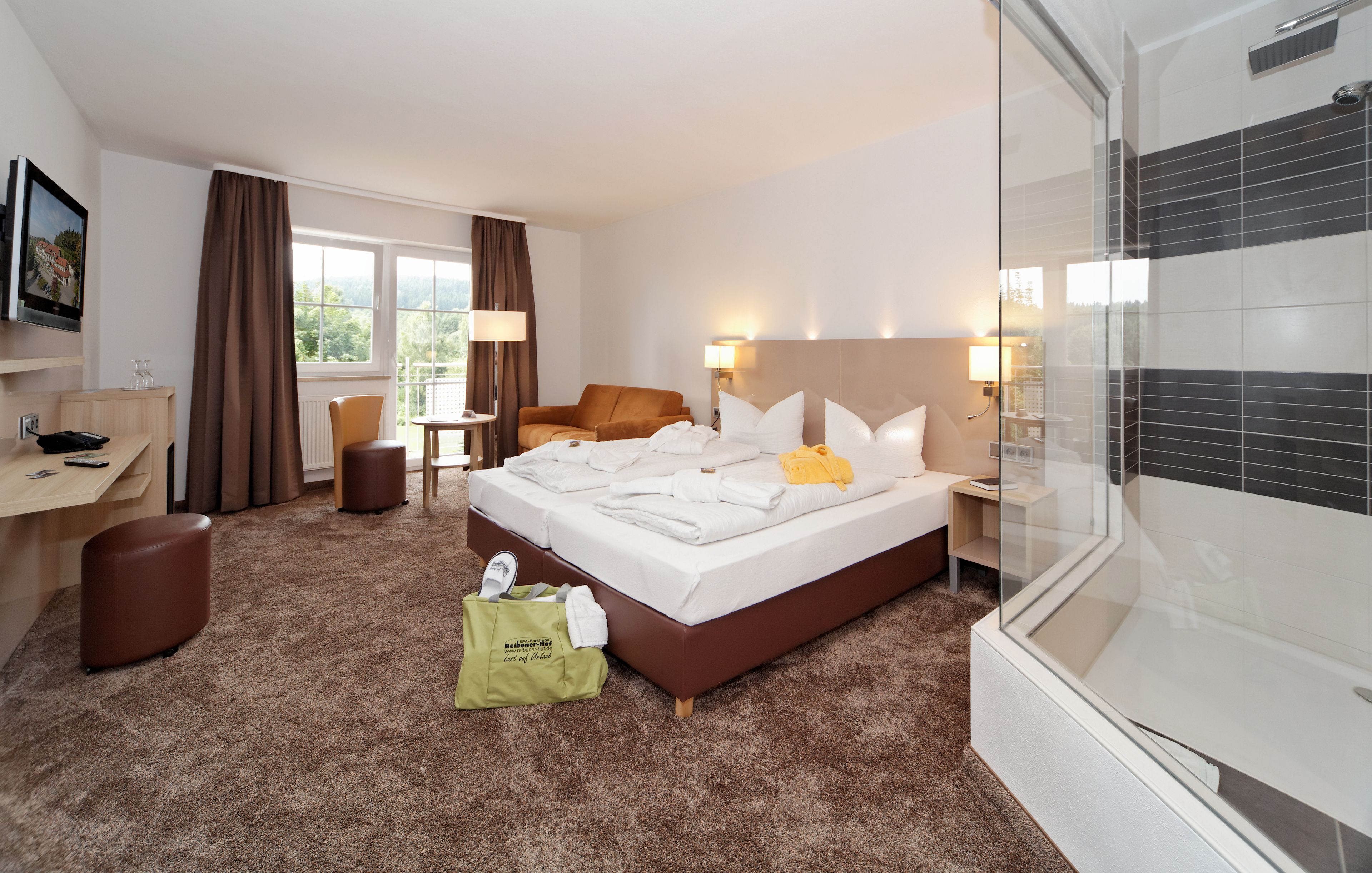 minibar, in-room safe, desk, free wifi