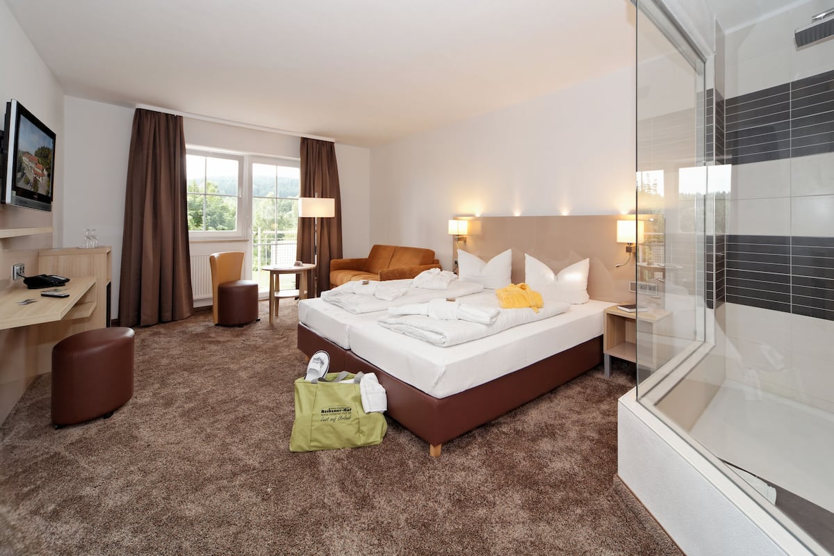 minibar, in-room safe, desk, free wifi