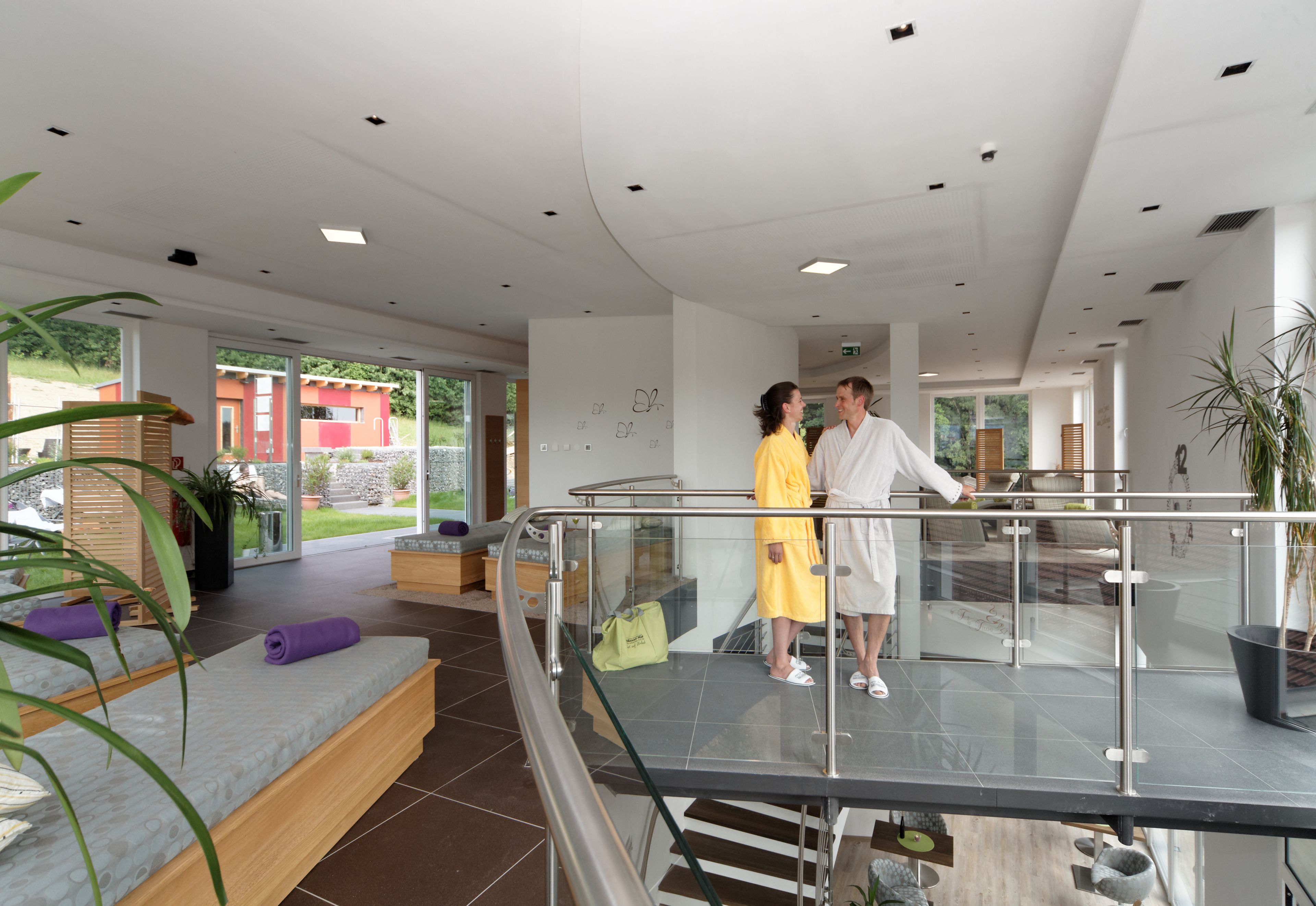 sauna, steam room, body treatments, body wraps, body scrubs, facials