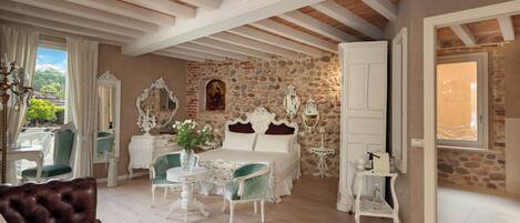 1 habitación, minibar, caja de seguridad en la habitación y escritorio