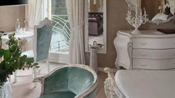 1 bedroom, minibar, in-room safe, desk