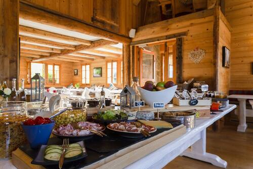 Daily buffet breakfast for a fee
