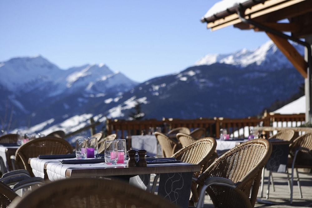 Chalet-Hôtel La Ferme du Chozal by null