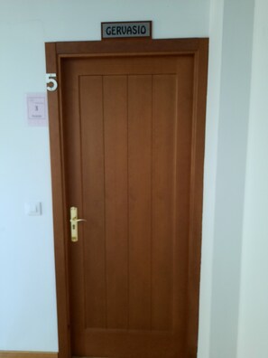 View from room - Albergue Turistico La Casa de Mi Abuela - Hostel (Aldeanueva del Camino)