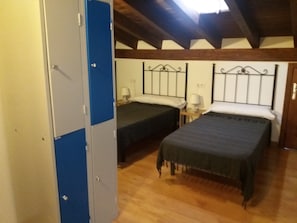 Triple Room | Down comforters, free WiFi, bed sheets