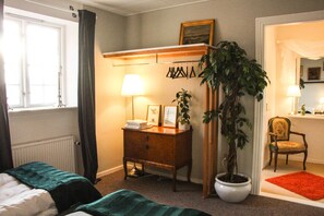 Comfort Double or Twin Room, 1 King Bed, Balcony | Individually decorated, individually furnished, desk, laptop workspace