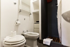Apartment, 1 Bedroom | Bathroom