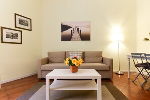 Apartment, 1 Schlafzimmer | Wohnbereich | Fernseher