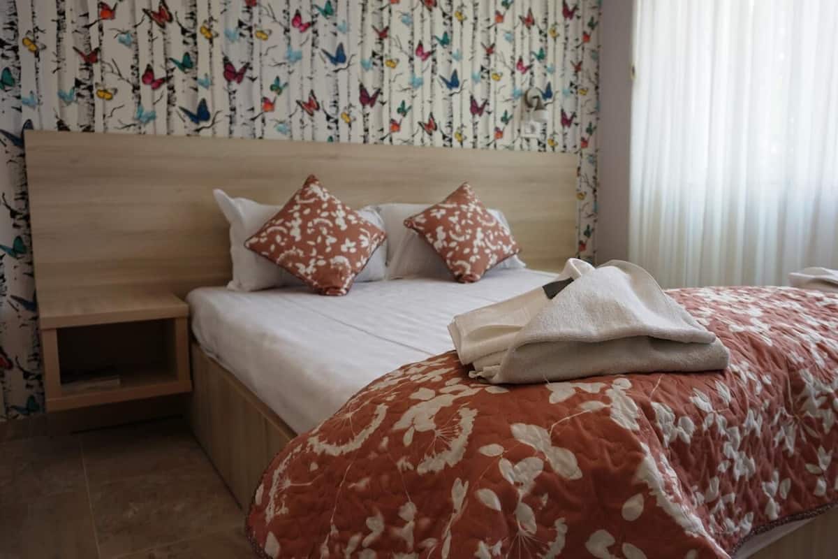 Standard Double Room | Desk, soundproofing, cribs (surcharge), WiFi (free)