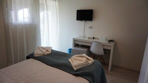 Desk, soundproofing, cots/infant beds, free WiFi - OITUZ Boutique Residence (Mangalia)