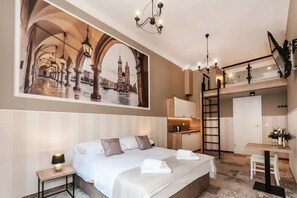 Comfort Studio, 1 Bedroom, Kitchenette (OLD TOWN) | Premium bedding, desk, free WiFi, bed sheets