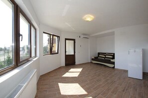 Comfort Apartment, Balcony | Iron/ironing board, free WiFi, bed sheets