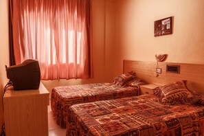 Habitación doble | Cunas gratuitas, camas extra, wifi gratis y ropa de cama