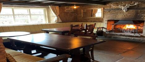 Free daily English breakfast