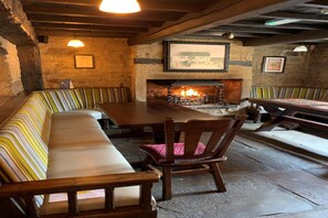 Lobby - Ye Olde Mustard Pot (Sheffield)