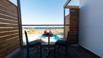 Double Room, 1 King Bed | Free WiFi