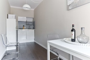 Apartment, 1 Bedroom | Private kitchenette | Full-sized fridge, stovetop, cookware/dishes/utensils