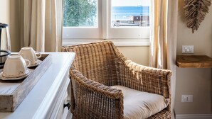 Classic Room Plus Vista Mare | Ropa de cama de alta calidad, caja fuerte, wifi gratis