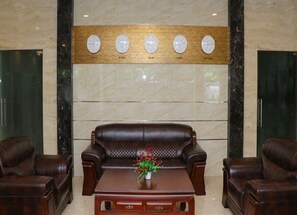 Lobby sitting area - Hotel Indraprasttha (Vijayawada)