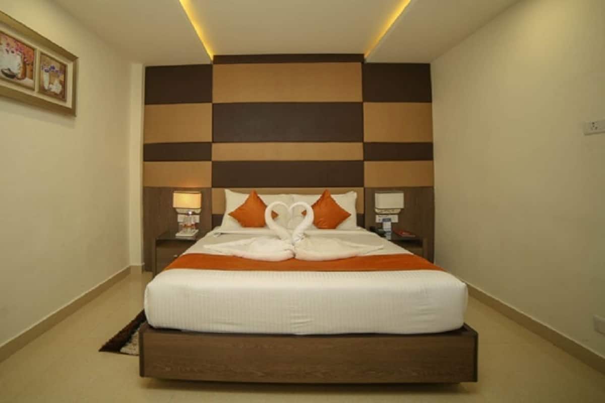 Suite | In-room safe, iron/ironing board, free WiFi, bed sheets