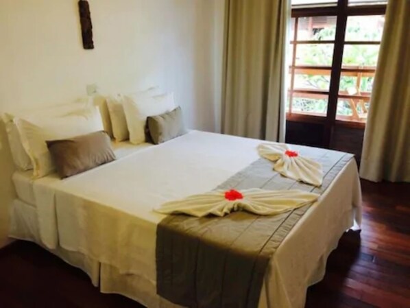 Minibar, decoración personalizada, cortinas blackout y wifi gratis