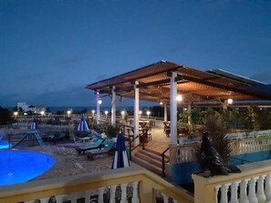 Quadruple Room, Multiple Beds | Free WiFi, bed sheets - Hotel Viking (Conde)