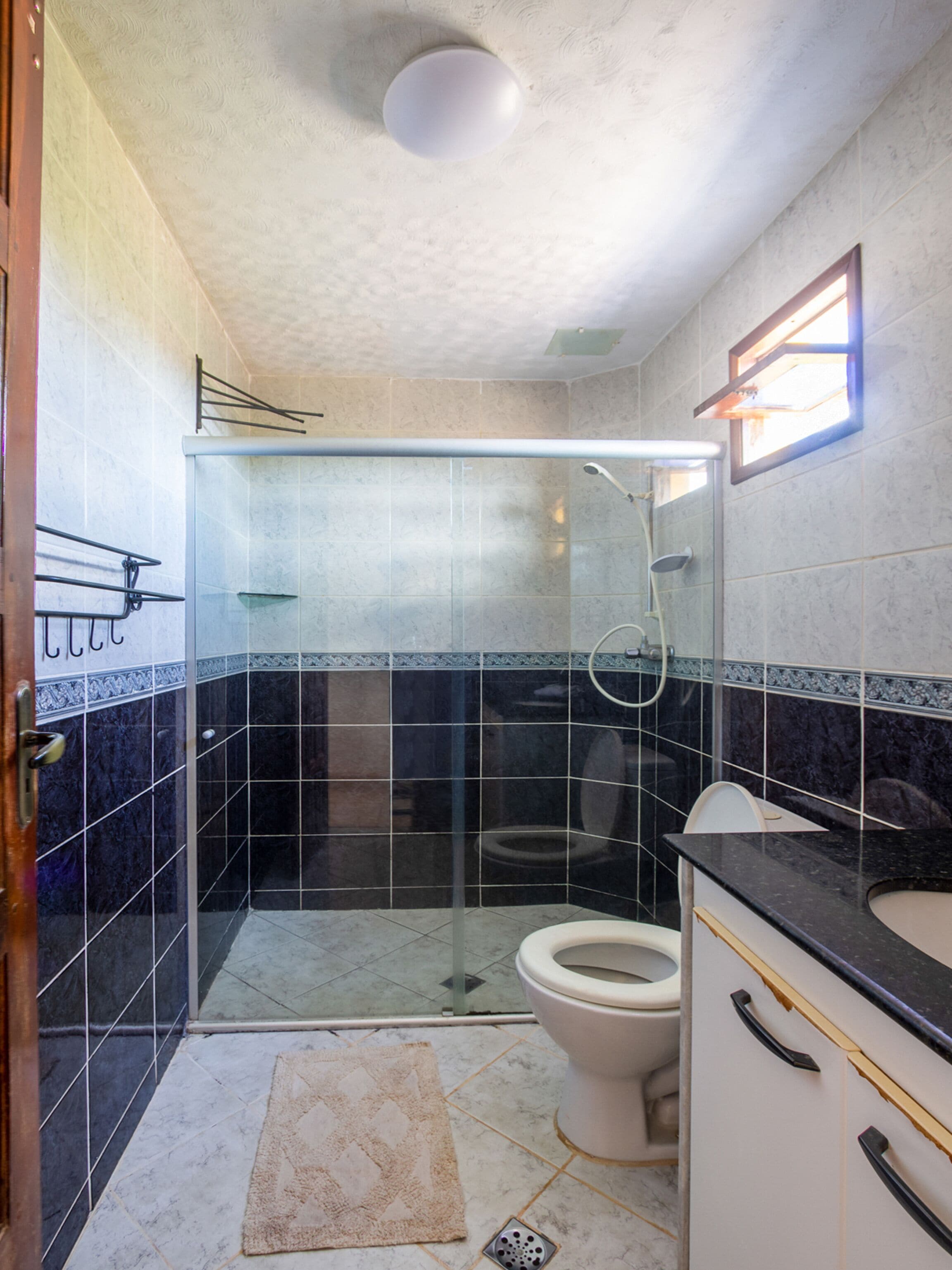 double room | bathroom | towels, soap, toilet paper