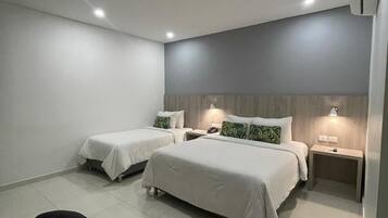 Habitación senior | 1 habitación, ropa de cama de alta calidad y minibar