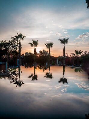 Outdoor pool - Hotel La Estancia (Sunampe)