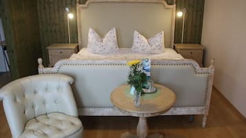 Standard Double Room | Hypo-allergenic bedding, down comforters, minibar, in-room safe