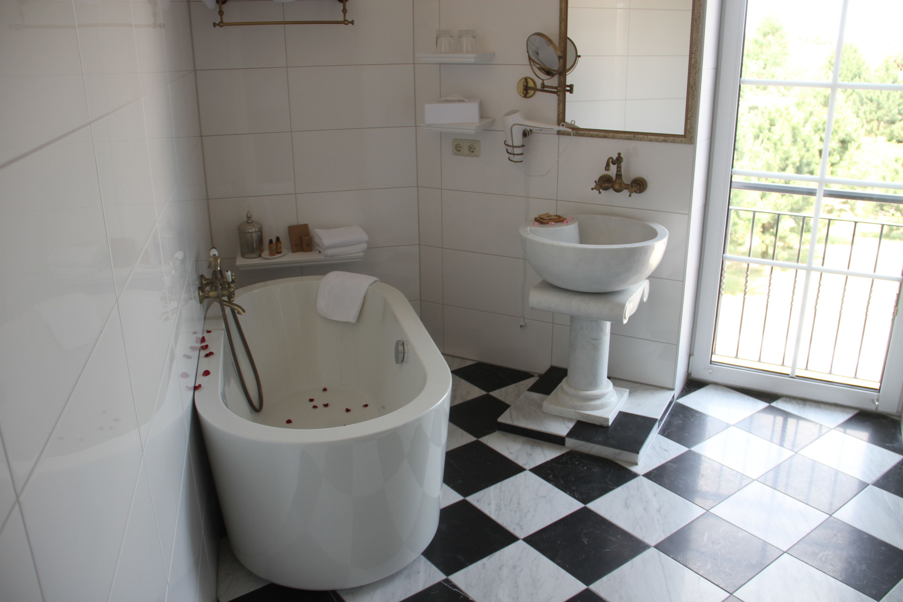 junior suite, balcony | bathroom | free toiletries, hair dryer, towels, soap