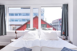 Studio, 2 eenpersoonsbedden | Uitzicht vanuit de kamer