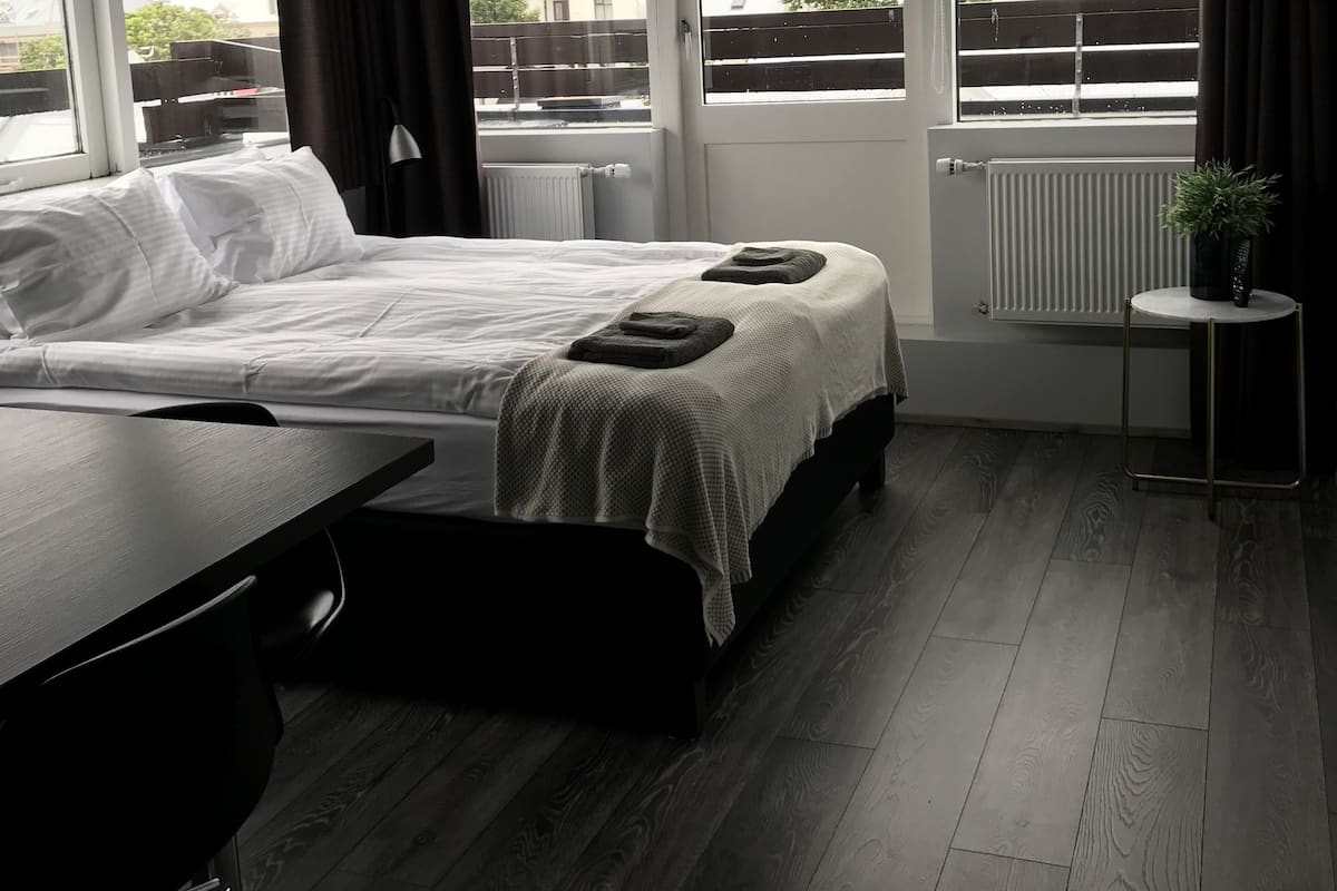 Studio, balkong, byutsikt | Oppholdsområde | Smart-TV og Netflix