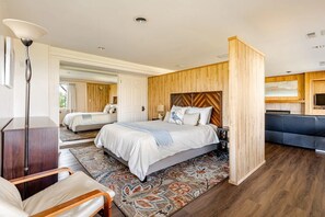 3 bedrooms, desk, iron/ironing board, free WiFi