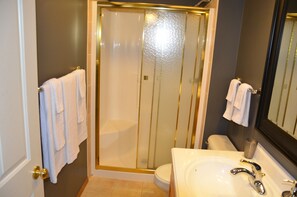 Toallas y papel de baño