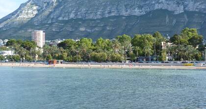 EXCLUSIVE APARTMENT NEXT TO THE BEACH OF DENIA WIFI AND A/A