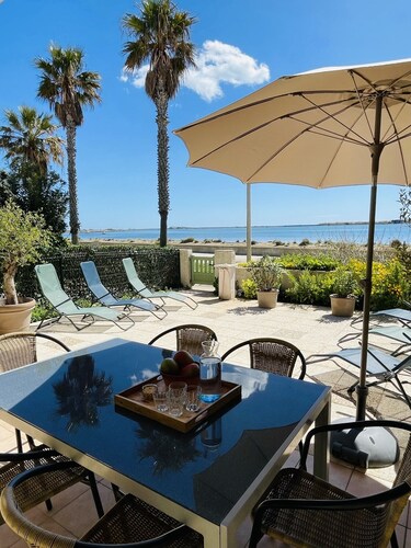 Generous exclusive holiday home in a dream location right on the beach with great views