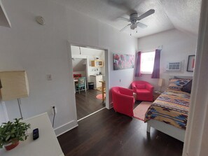 Iron/ironing board, internet, bed sheets