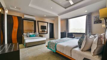 In-room safe, desk, free WiFi, bed sheets