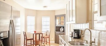 Best Location - Walk to Downtown Willow Glen - Cozy Covered Balcony