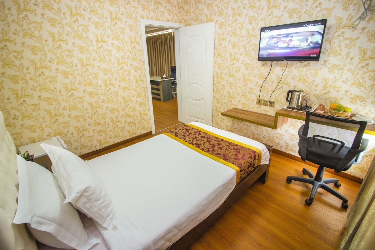 Ample Suite | 10 bedrooms, Egyptian cotton sheets, premium bedding