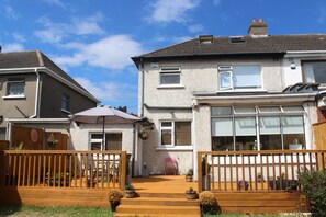 Garden view - Cois Ba House (Dublin)