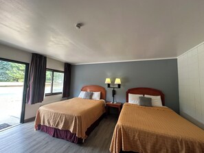 舒适双人房, 2 张大床, 无烟房 | 办公桌、免费 WiFi