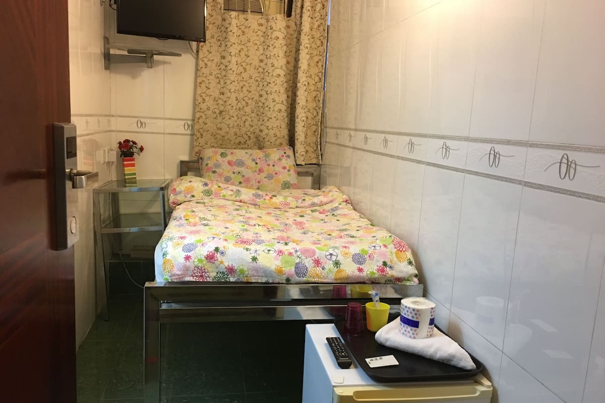 标准单人房, 1 张大号单人床, 独立浴室 | 迷你吧、遮光窗帘、隔音、熨斗/熨板