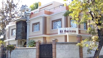 Fachada da propriedade