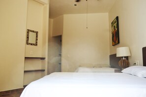Studio Suite Comfort, 1 kamar tidur, teras, pemandangan kota | Wi-Fi gratis