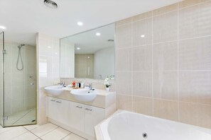 Hair dryer, towels - PIER ONE OCEAN VIEW LUXURY APARTMENT - HERVEY BAY Best Ocean Views in the Bay.  (Urangan HERVEY BAY)