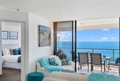 PIER ONE OCEAN VIEW LUXURY APARTMENT - HERVEY BAY Best Ocean Views in the Bay. 