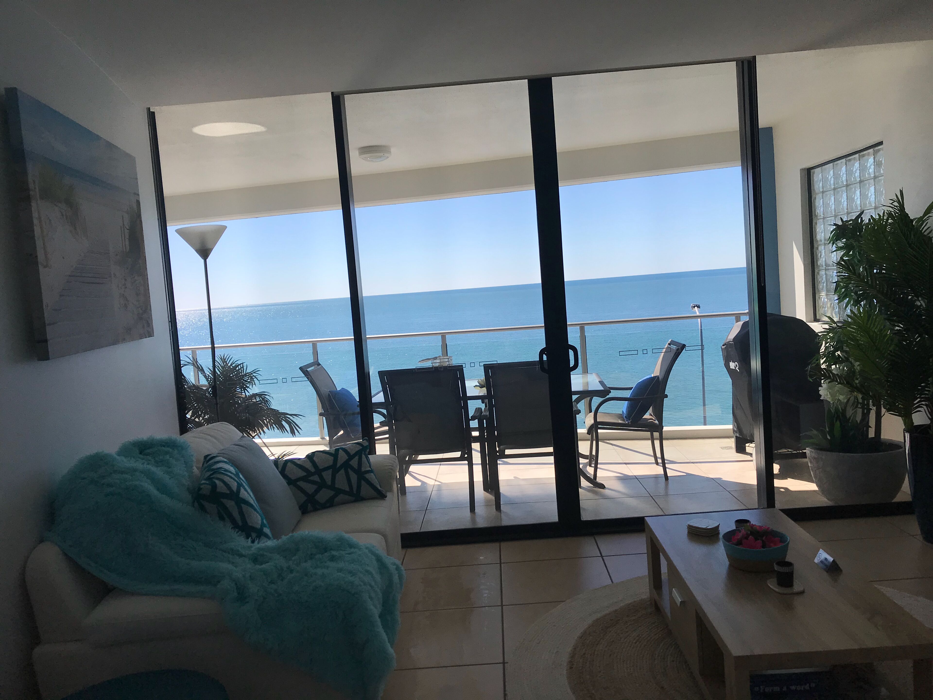 PIER ONE OCEAN VIEW LUXURY APARTMENT - HERVEY BAY Best Ocean Views in the Bay.  — image 16