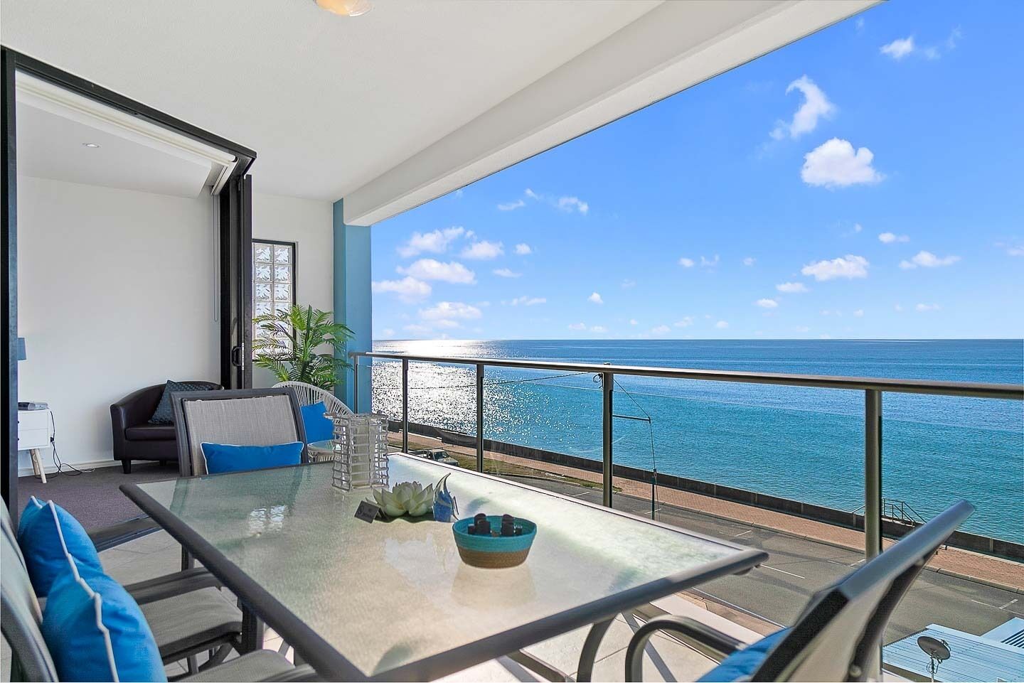 PIER ONE OCEAN VIEW LUXURY APARTMENT - HERVEY BAY Best Ocean Views in the Bay.  — image 25